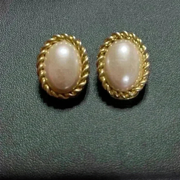 Dior Earrings Faux Pearl - Picture 2 of 5